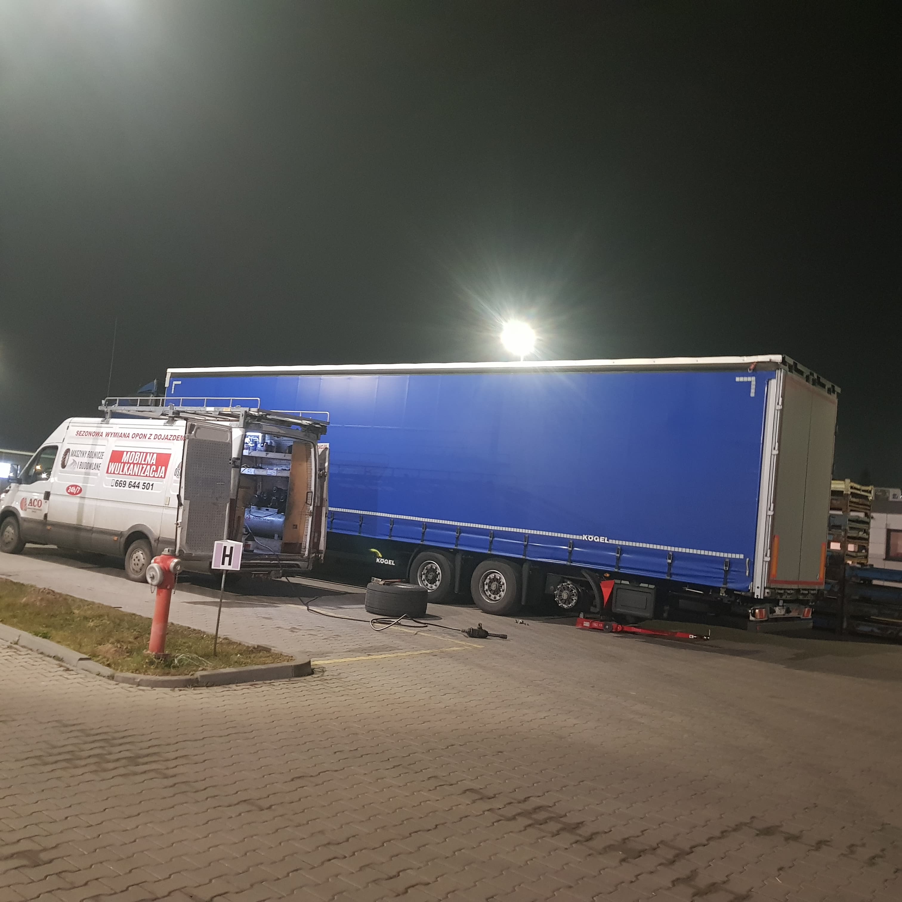 Mobilna wulkanizacja na autostradzie A4 koło Brzegu – ACO Opony